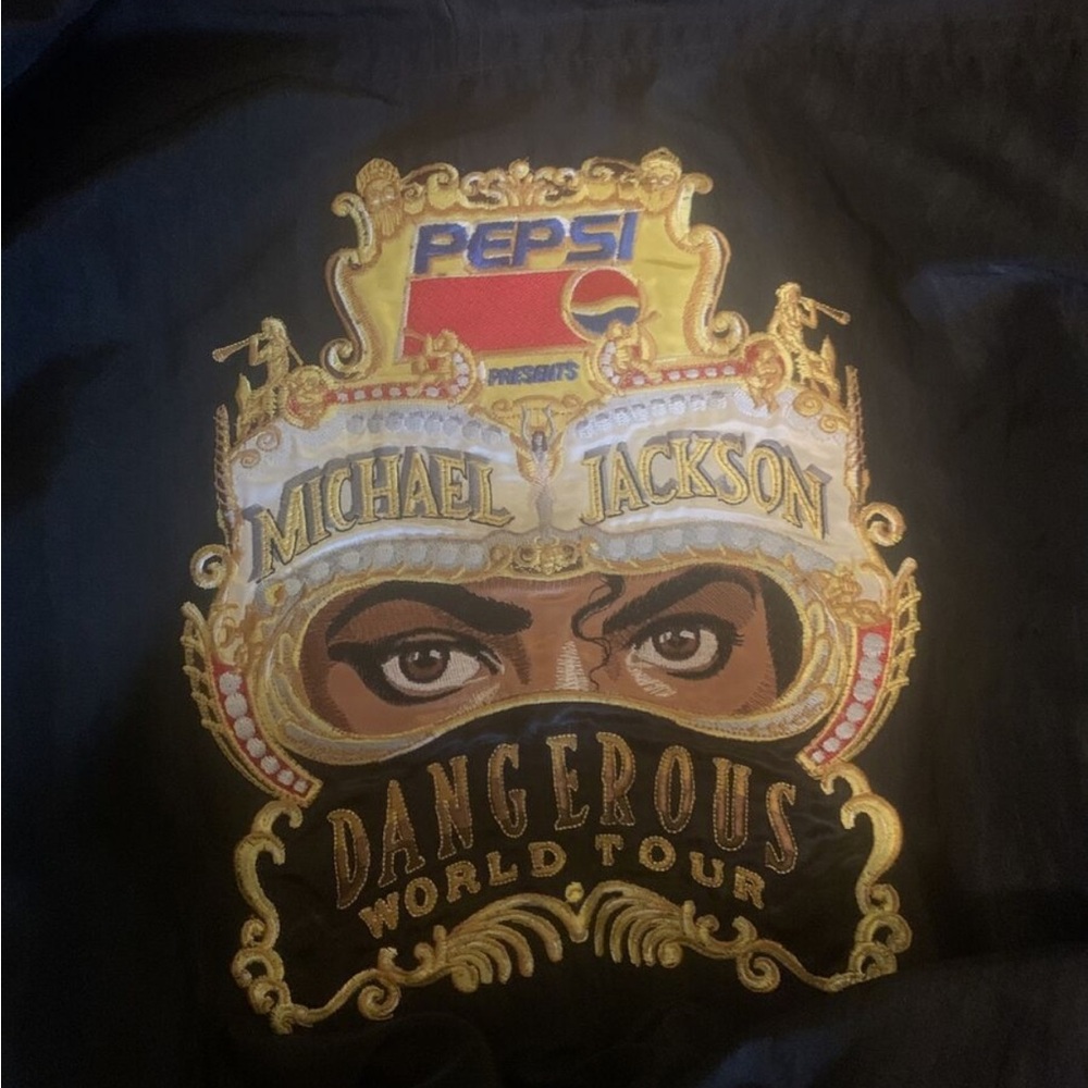 Michael Jackson 93 tour jacket only given to the stagehands.